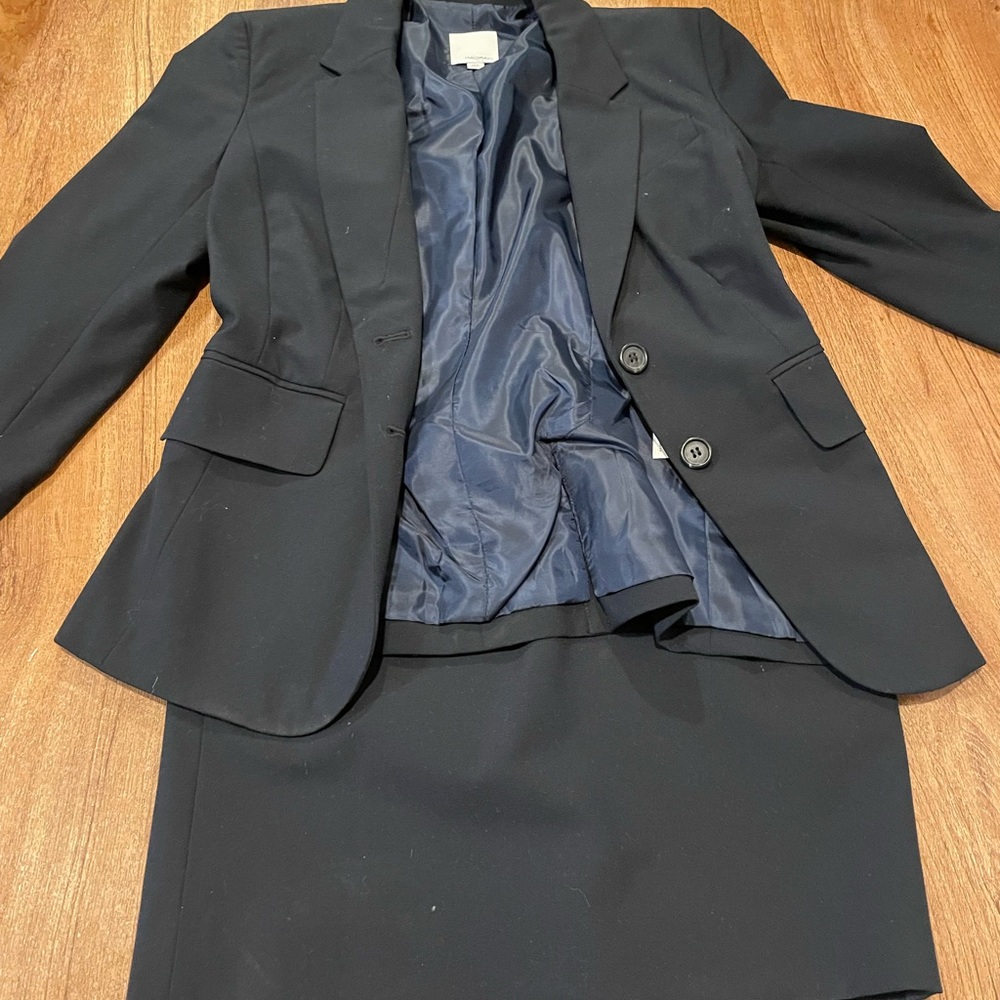 Halogen 2 piece suit
